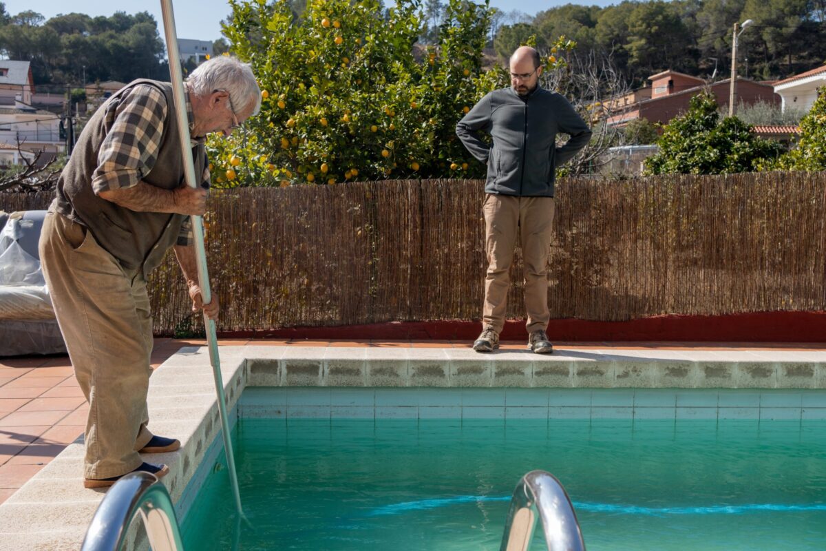 DIY Versus Professional Pool Tile Cleaning