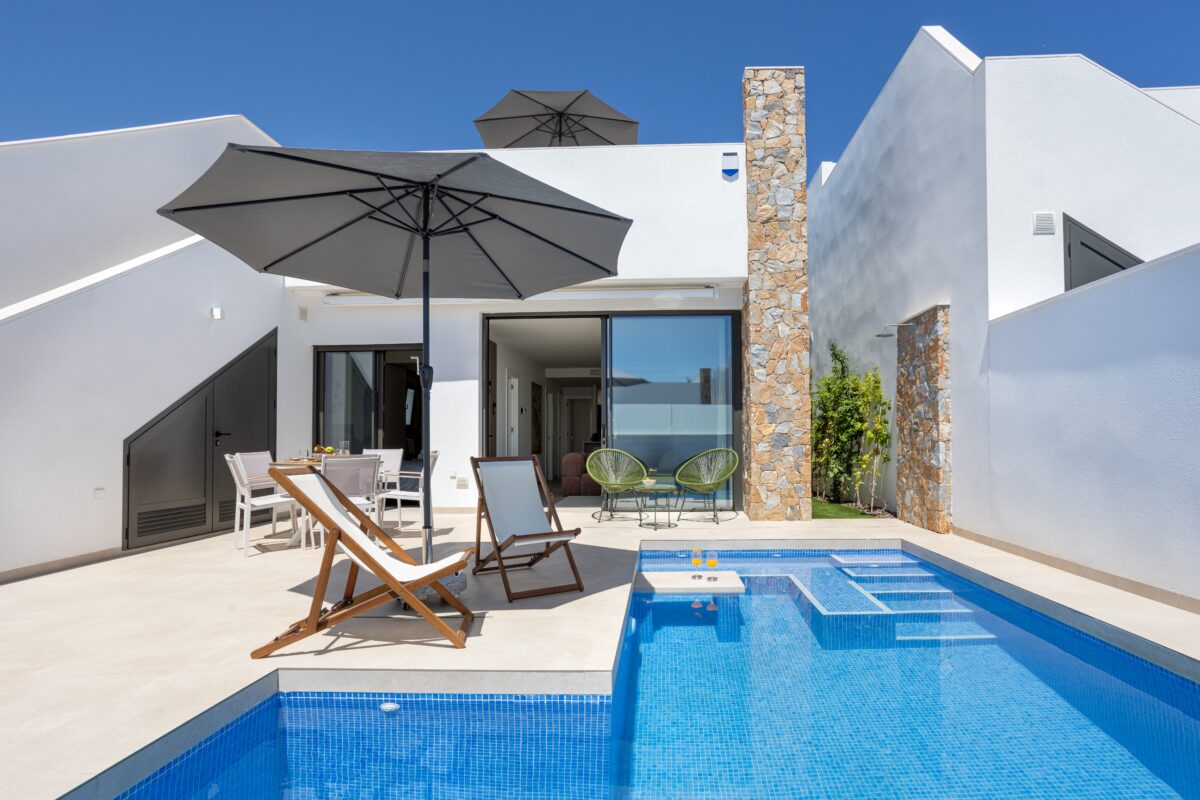 How Pool Tile Cleaning Enhances Rental Properties