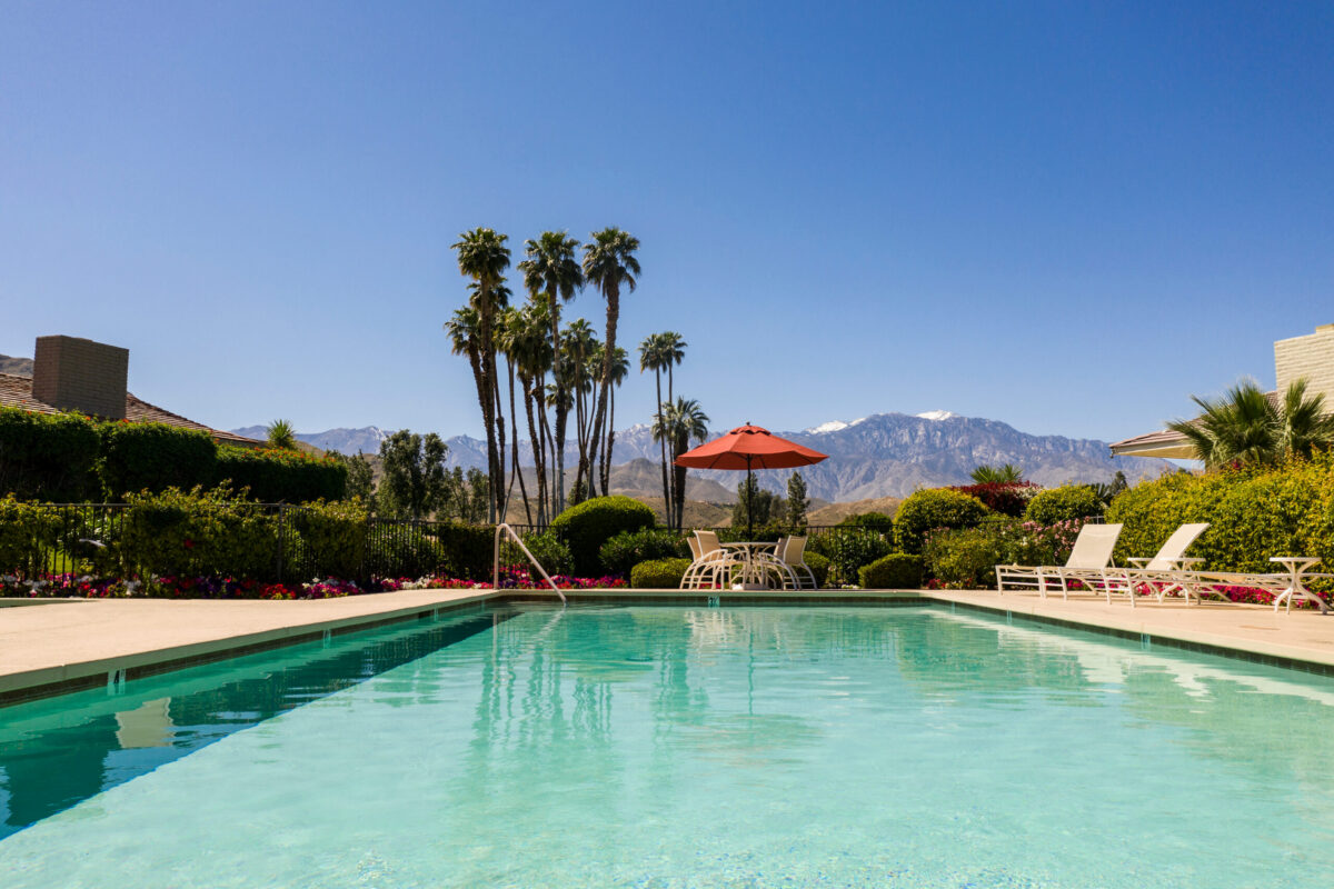 How Dirt, Stains, and Mineral Buildup Affect Your Pool’s Appearance